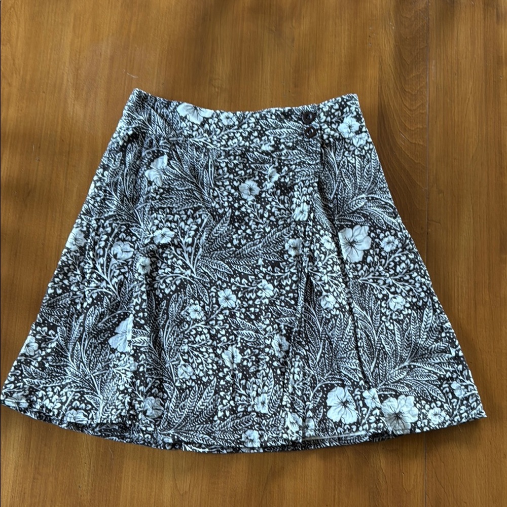 Ann Taylor White and Brown A-Line Skirt